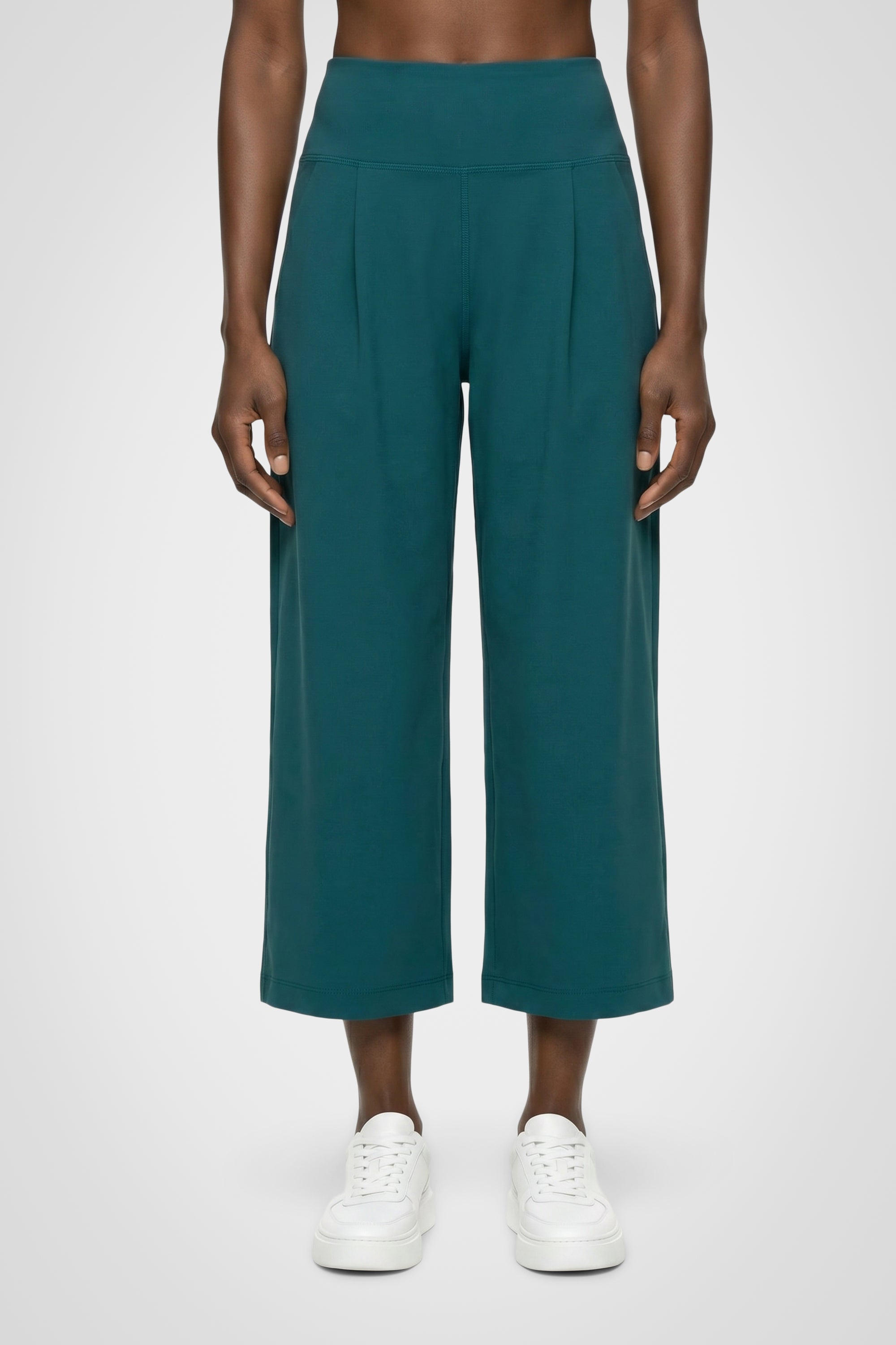 Avenza Pleated Capri
