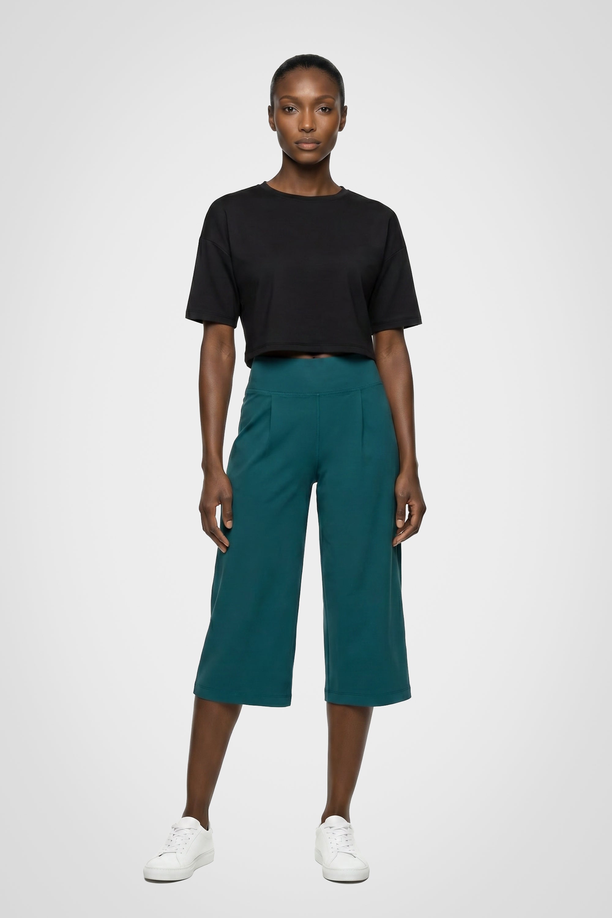 Avenza Pleated Capri