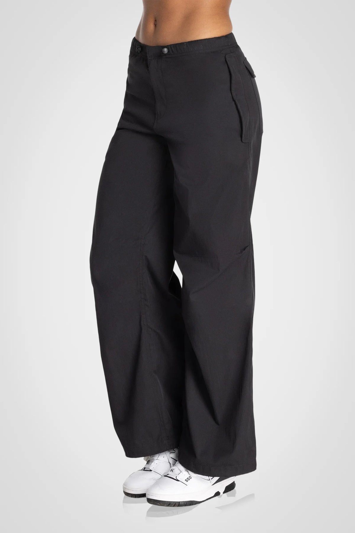 Dynamic parachute trousers