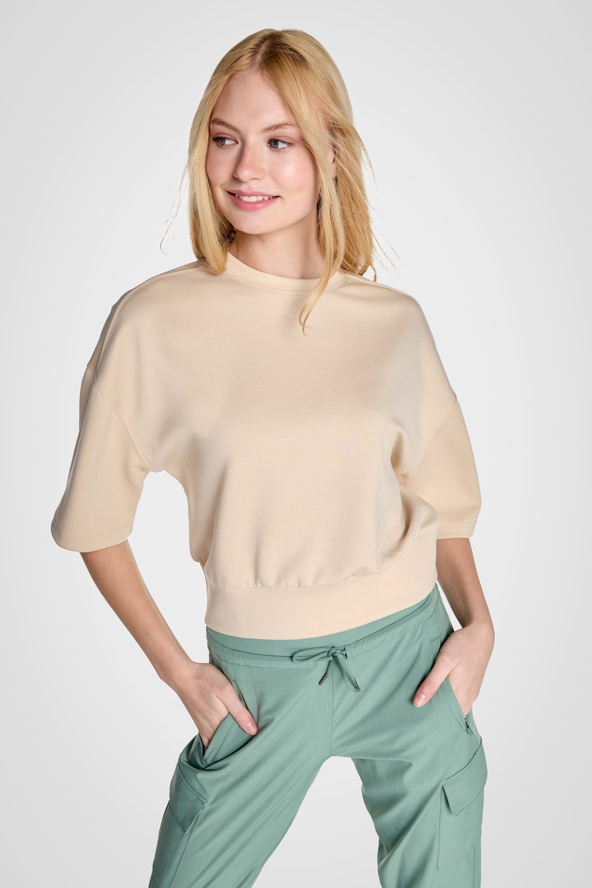 Stretch Knit Crew Neck Short Sleeve Top