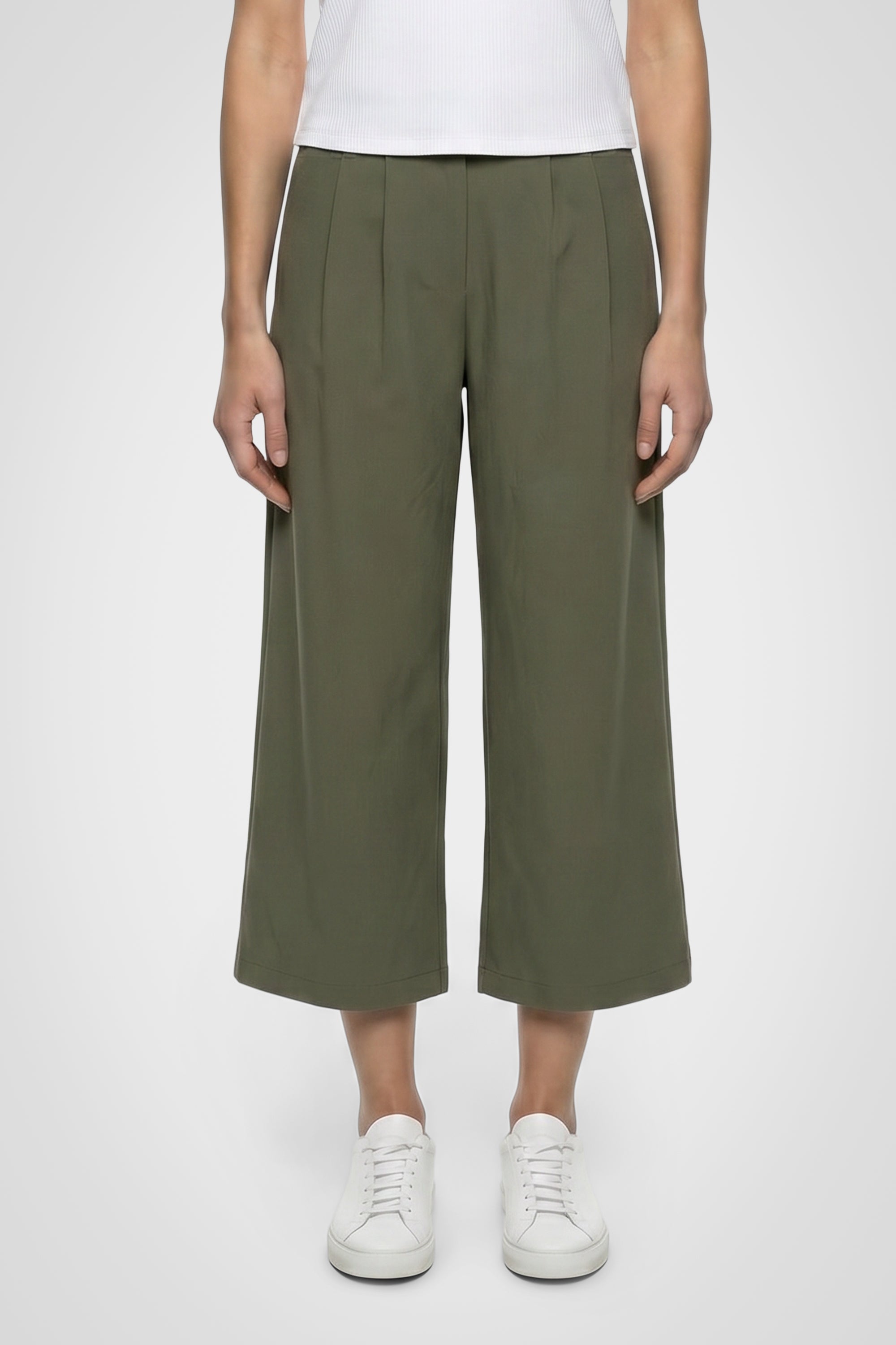 BreezeFlow Wide Leg Capri