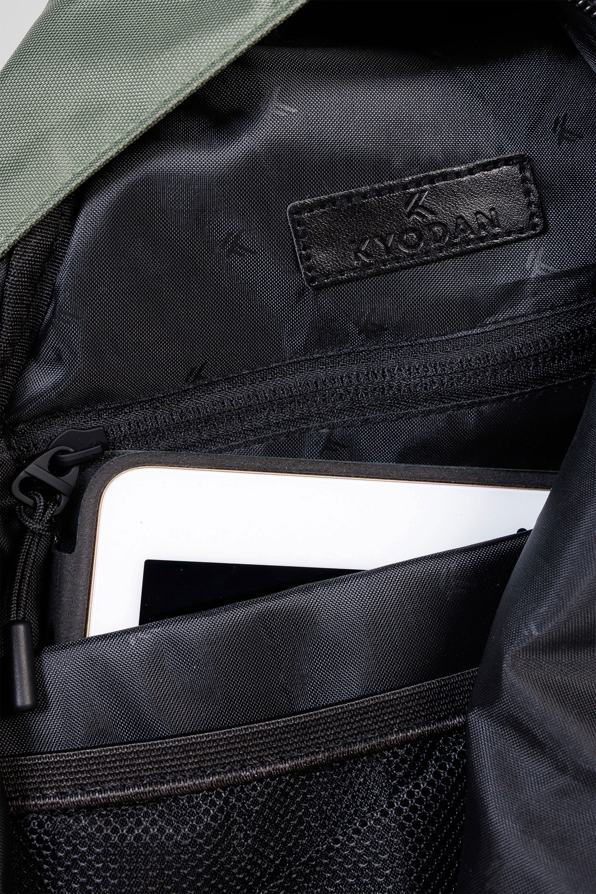 Edge Sling Pack