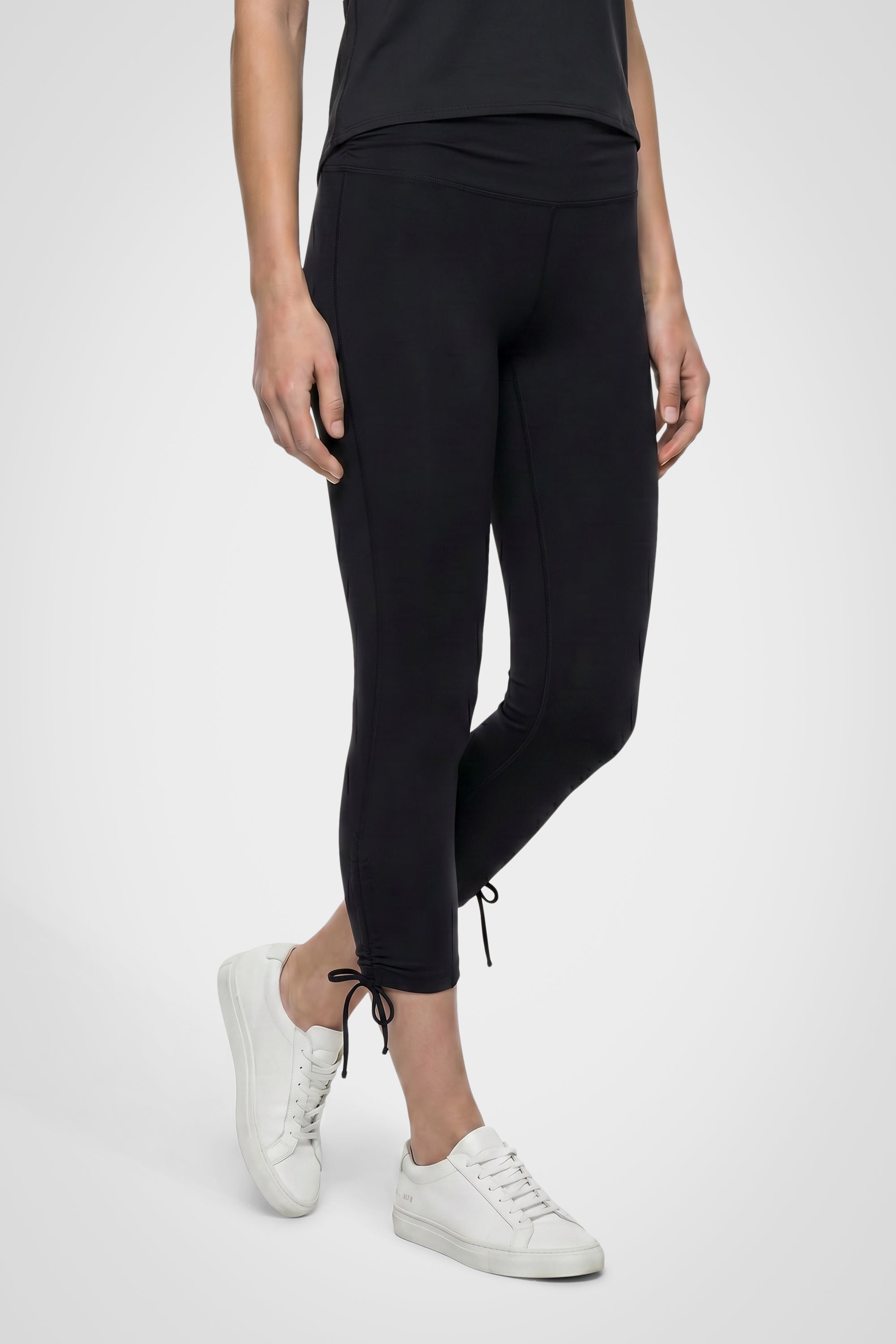 Zyvera Ruched Capri Legging