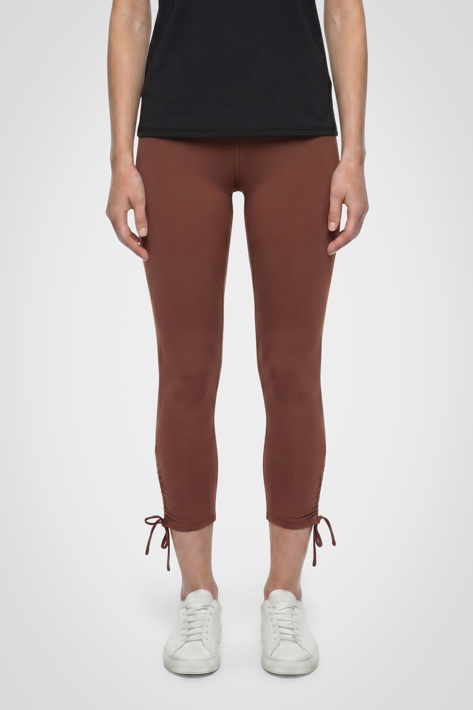 Zyvera Ruched Capri Legging