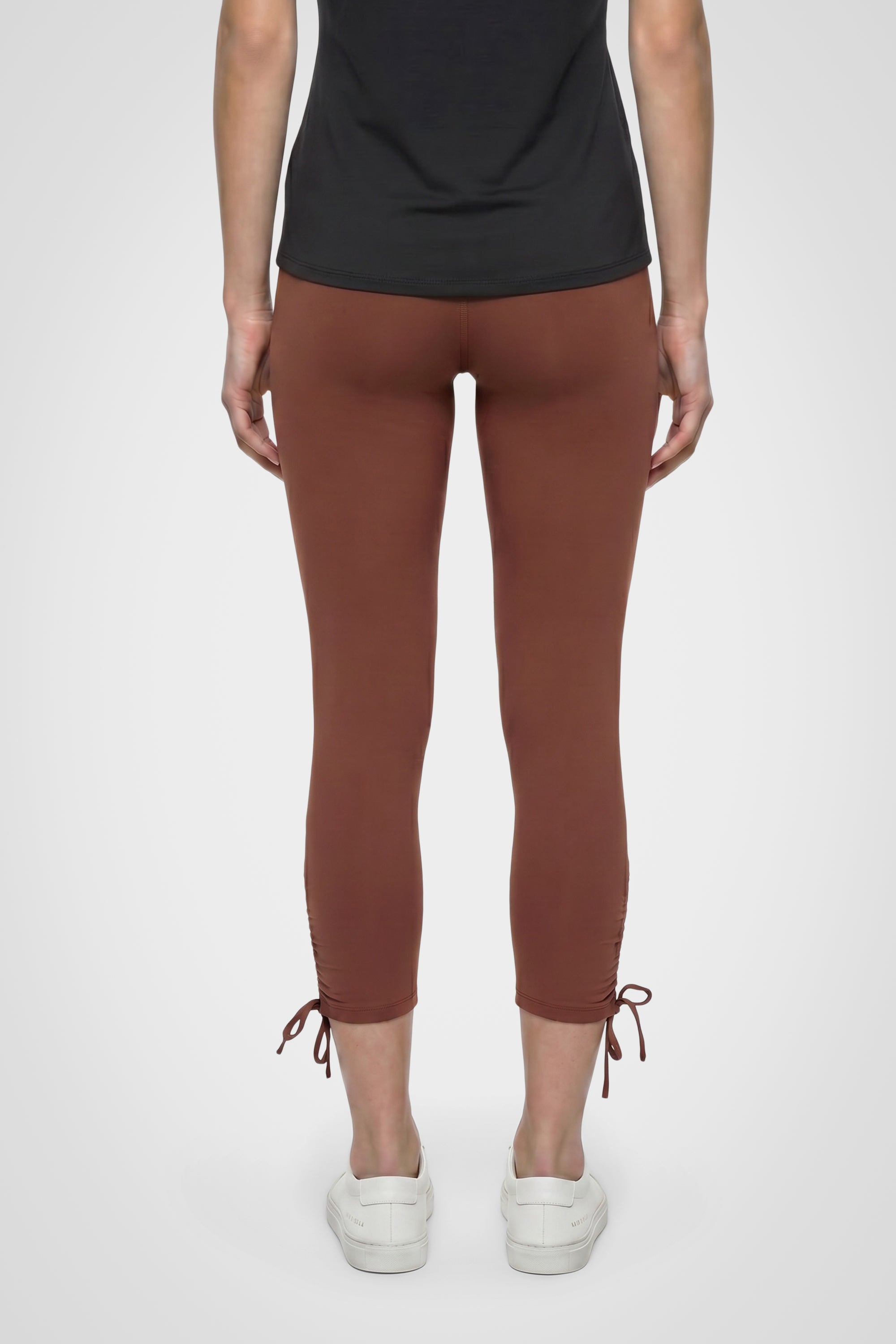 Zyvera Ruched Capri Legging