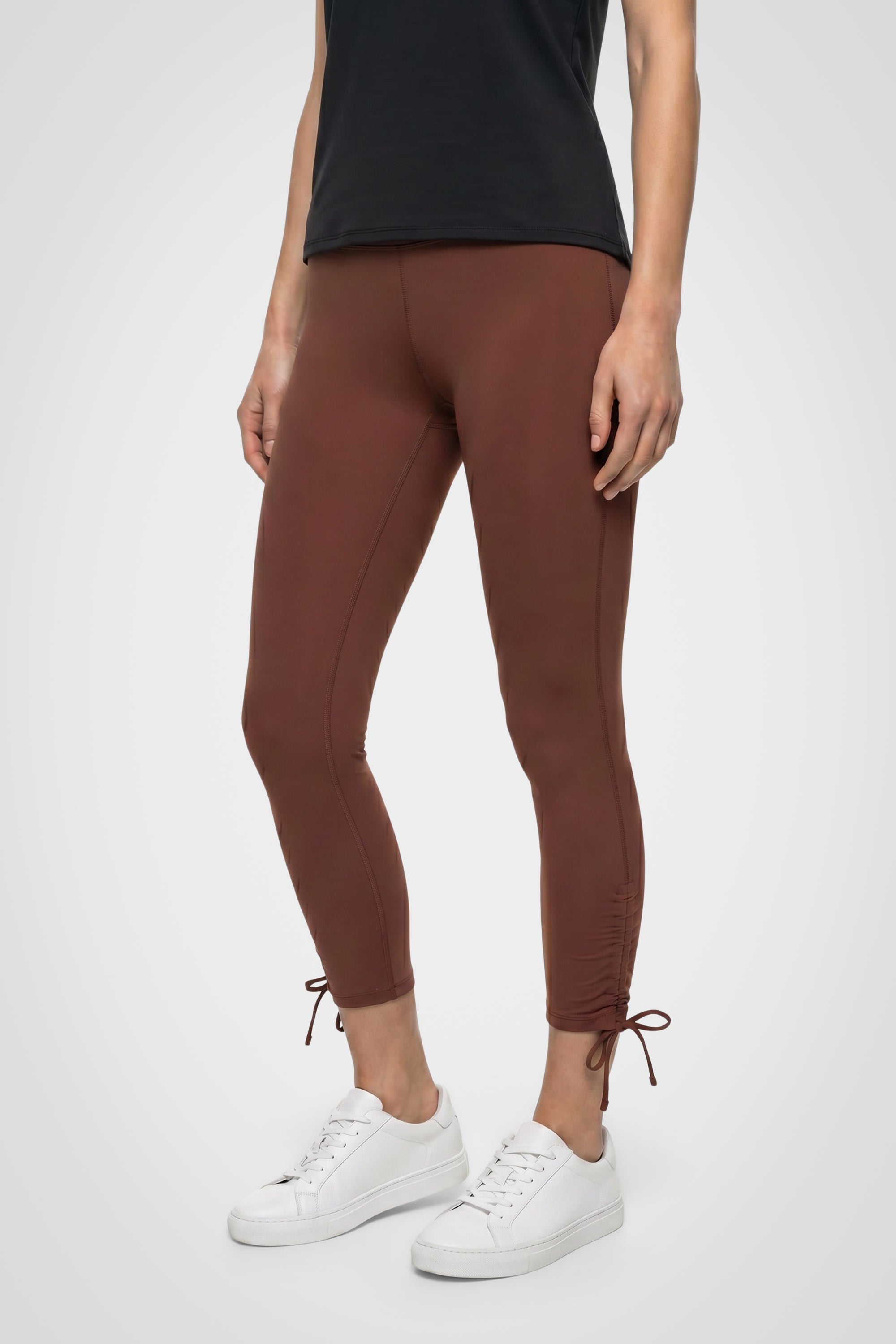 Zyvera Ruched Capri Legging