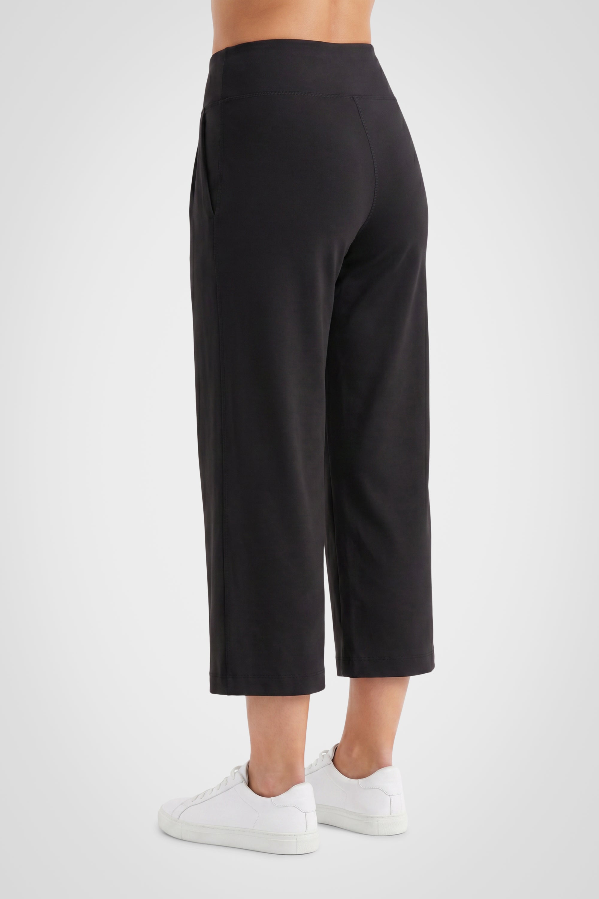 Avenza Pleated Capri