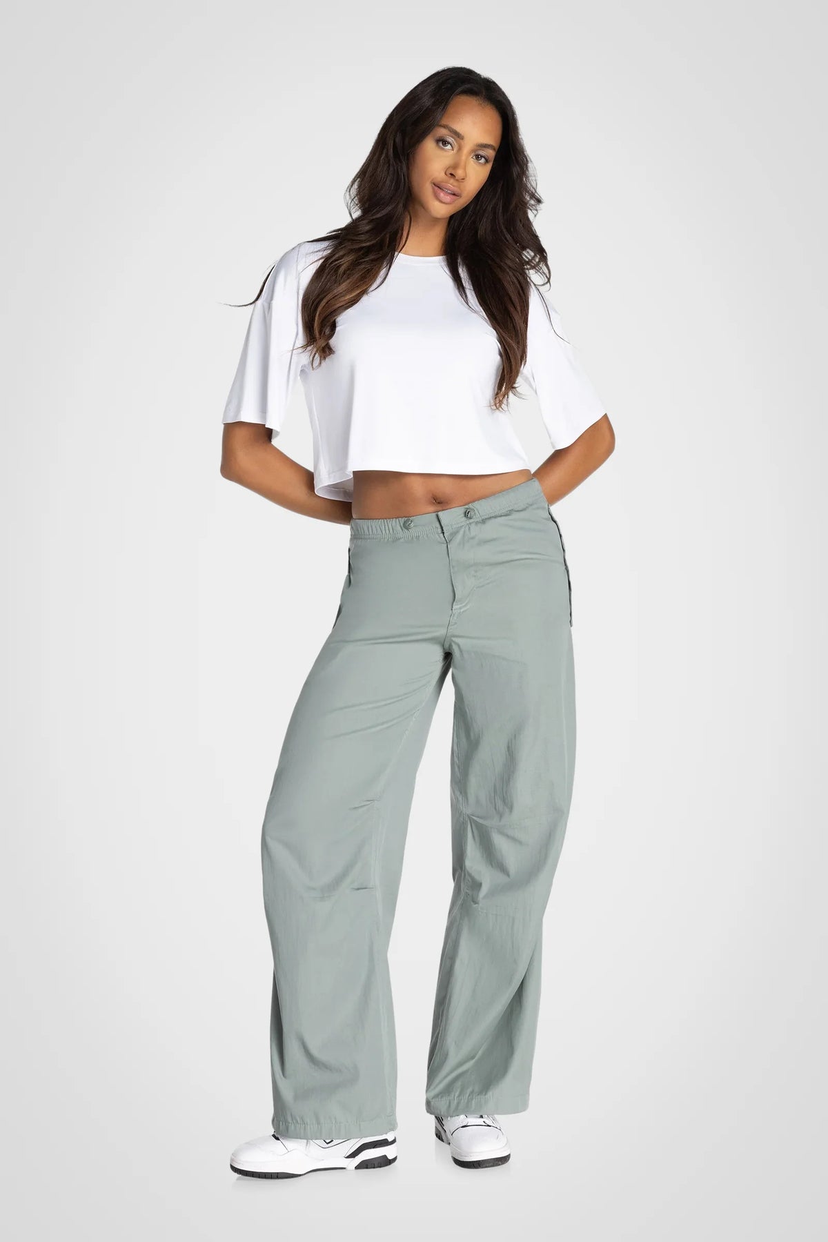 Dynamic parachute trousers