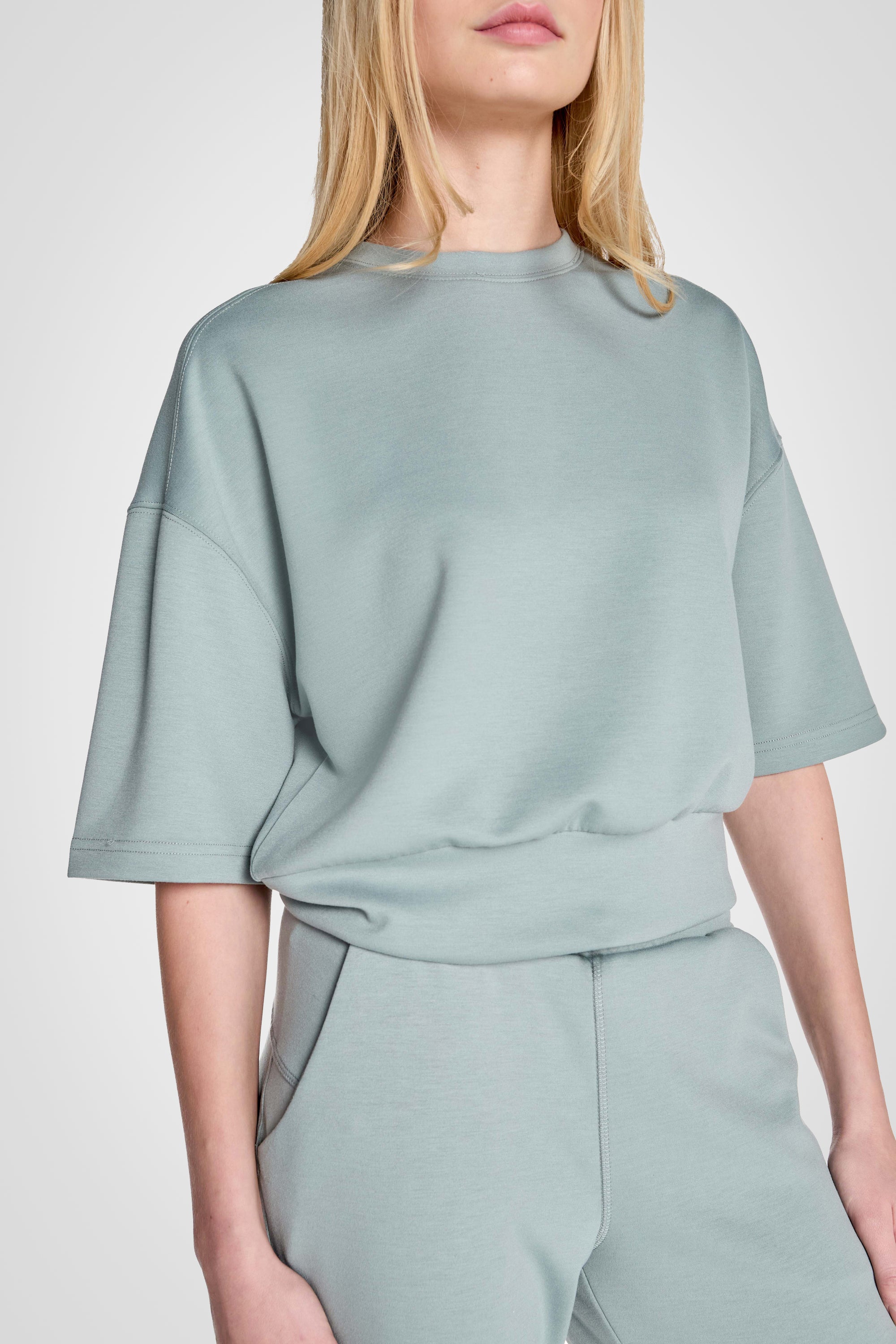 Stretch Knit Crew Neck Short Sleeve Top
