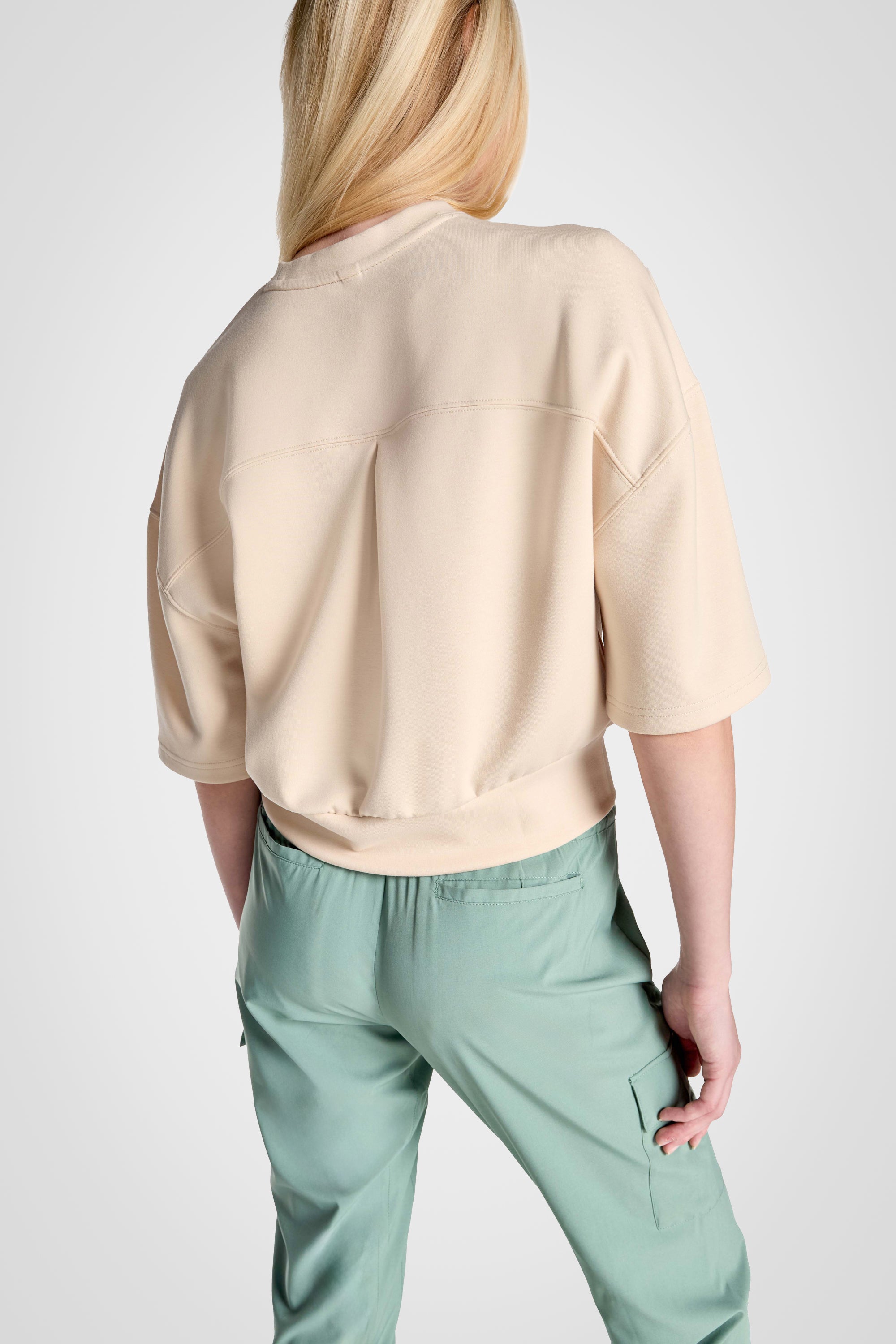 Stretch Knit Crew Neck Short Sleeve Top
