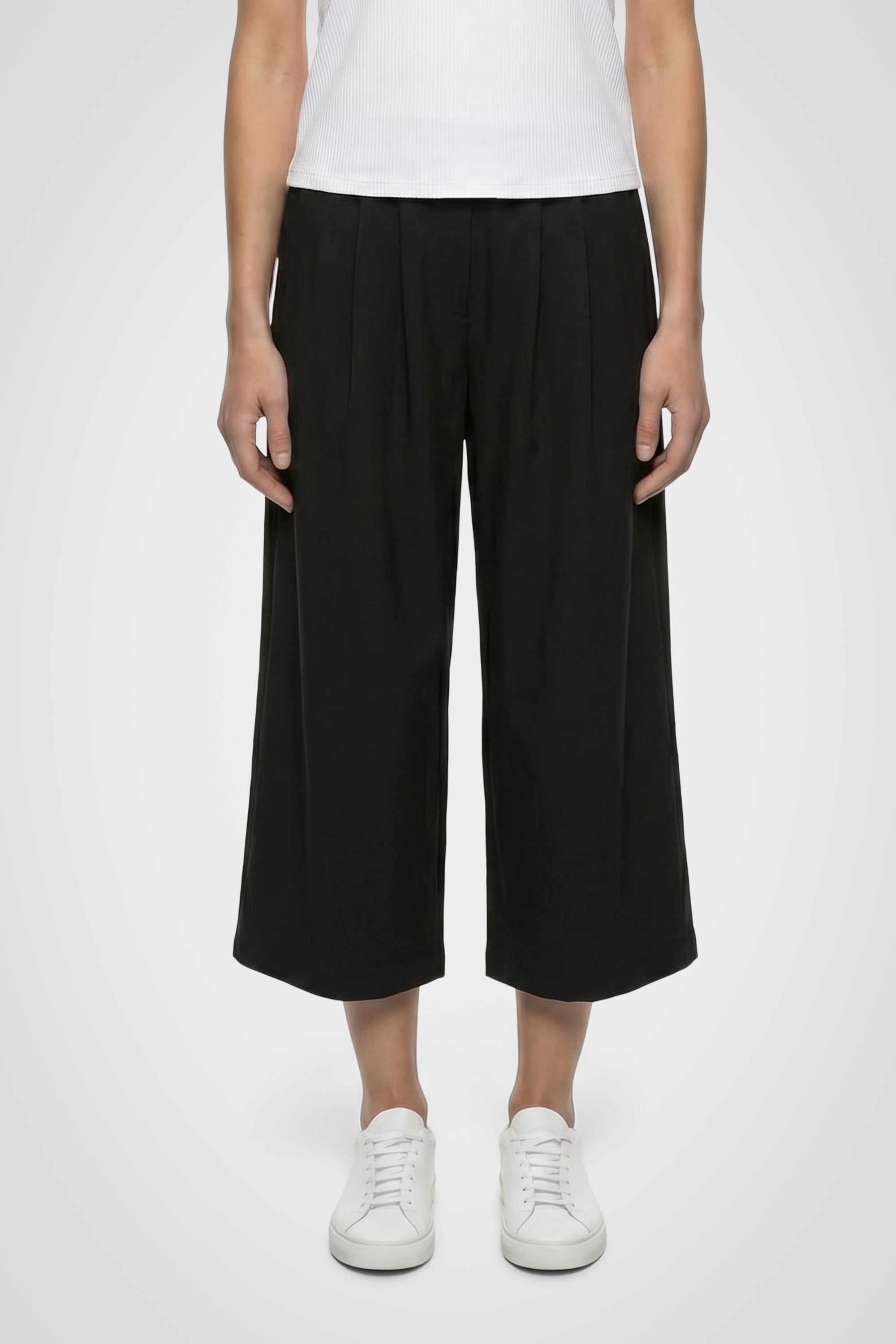 BreezeFlow Wide Leg Capri
