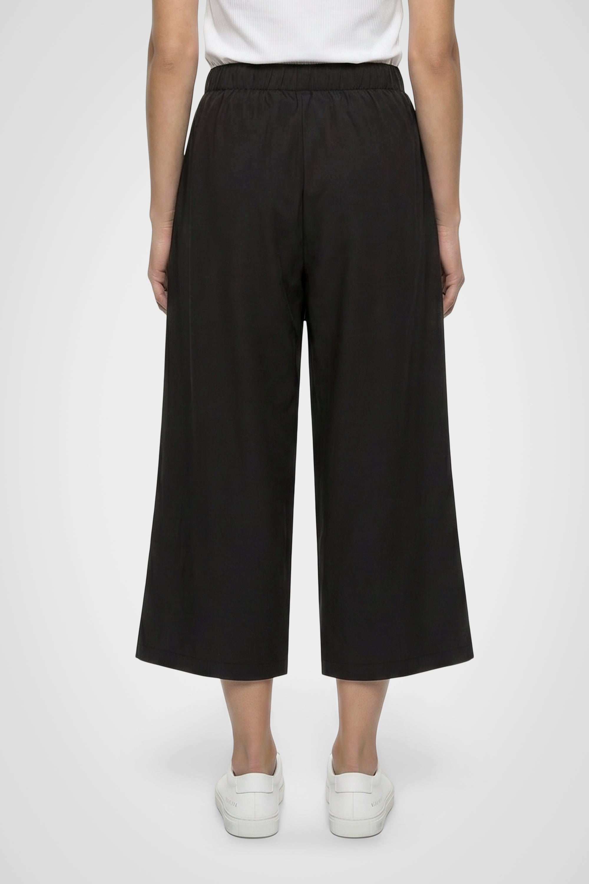 BreezeFlow Wide Leg Capri