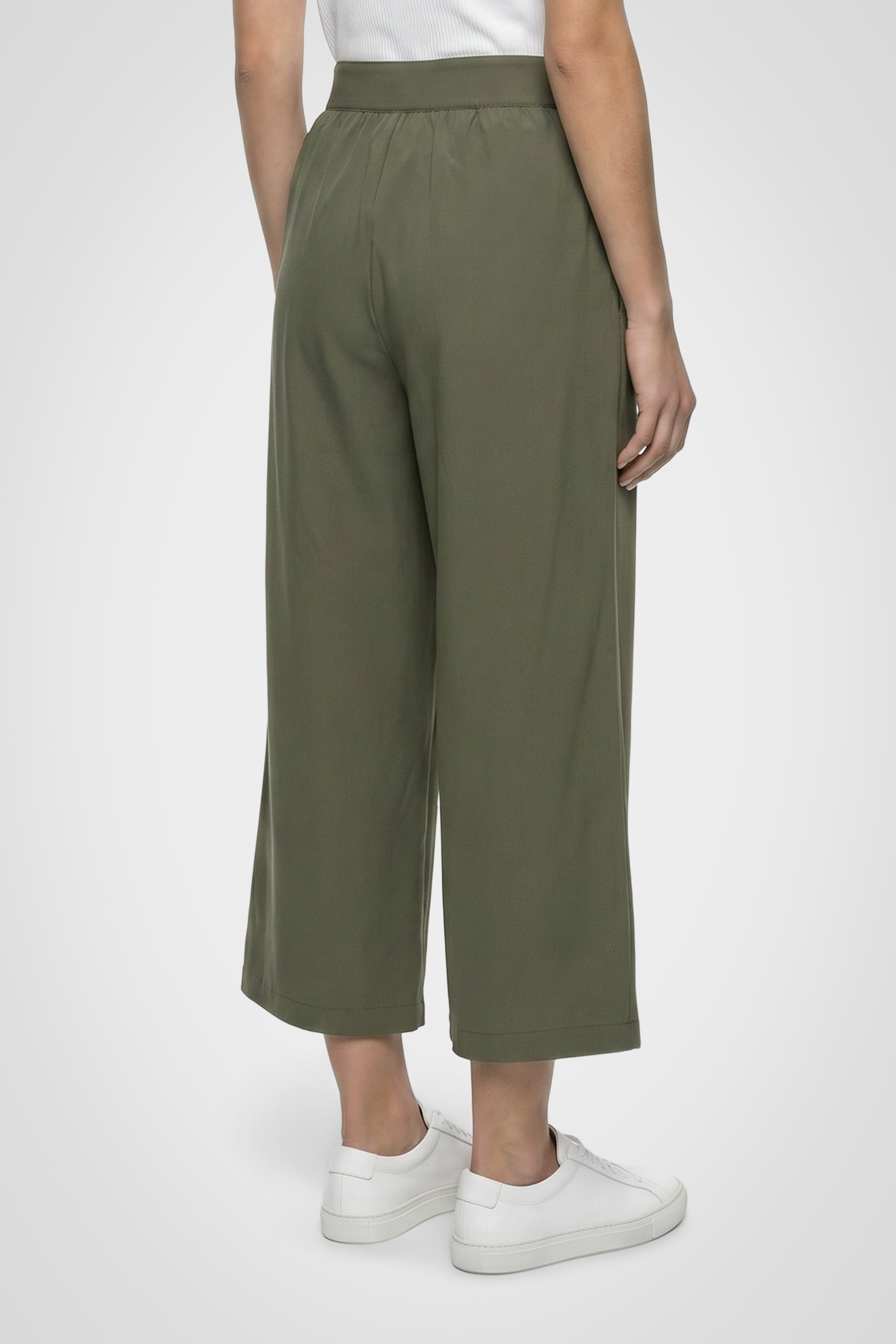 BreezeFlow Wide Leg Capri